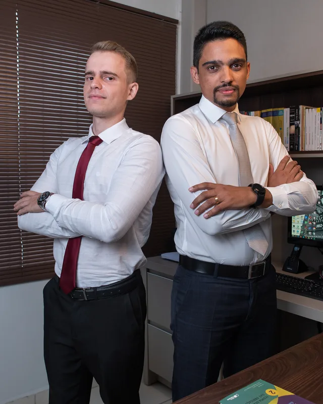 Advogados do Vaz & Virgulino Advocacia em atendimento